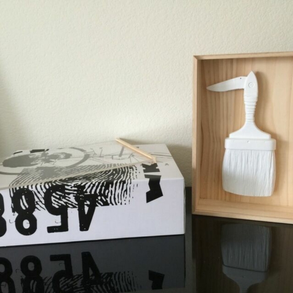 WK Interact Knife Brush by ToyQube - Picture 3 of 3